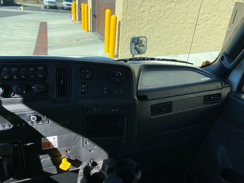 Flatbed Truck-Light and Medium Duty Trucks-International-2021-MV607-Newnan-GA-352,789\n\t\tmiles-$ 24,250 - Image 14