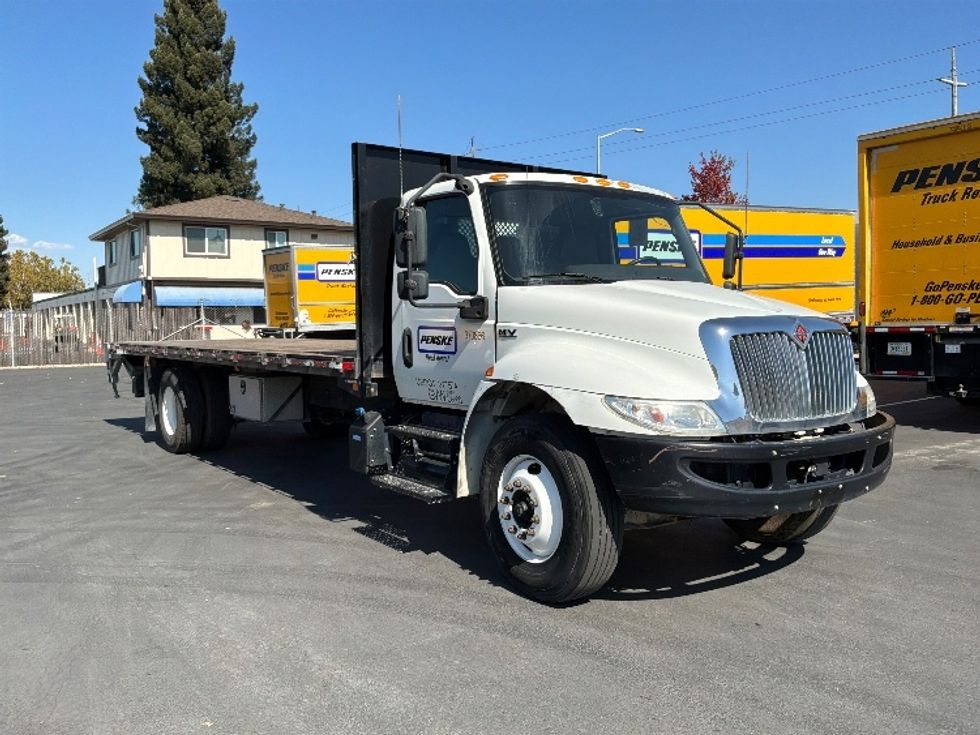 Flatbed Truck-Light and Medium Duty Trucks-International-2021-MV607-West Sacramento-CA-155,162\n\t\tmiles-$ 61,000 - Image 1