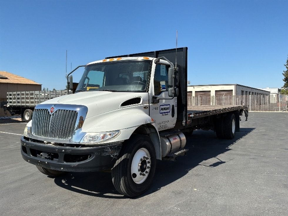 Flatbed Truck-Light and Medium Duty Trucks-International-2021-MV607-West Sacramento-CA-155,162\n\t\tmiles-$ 61,000 - Image 3