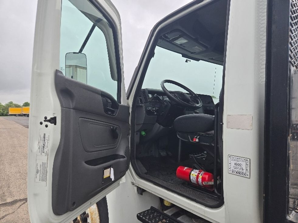 Flatbed Truck-Light and Medium Duty Trucks-International-2021-MV607-White Deer-PA-158,156\n\t\tmiles-$ 57,500 - Image 12