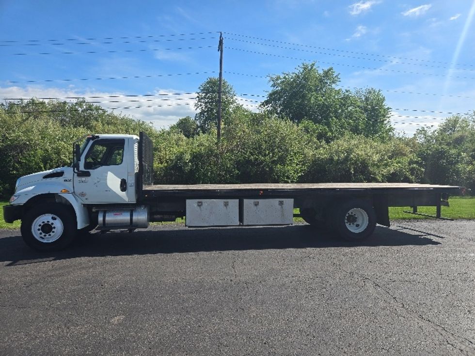 Flatbed Truck-Light and Medium Duty Trucks-International-2021-MV607-White Deer-PA-158,156\n\t\tmiles-$ 57,500 - Image 4
