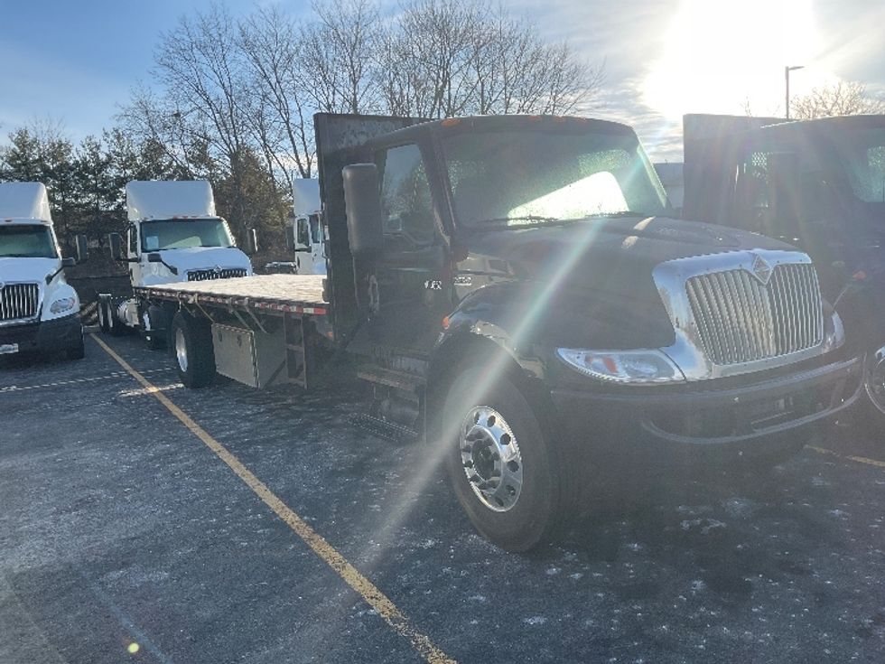 Flatbed Truck-Light and Medium Duty Trucks-International-2022-MV607-Akron-OH-182,695\n\t\tmiles-$ 51,250 - Image 1