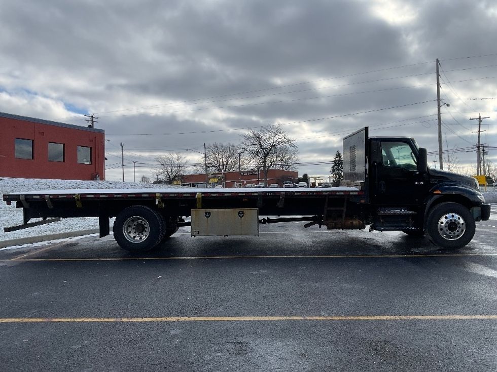 Flatbed Truck-Light and Medium Duty Trucks-International-2022-MV607-Akron-OH-182,695\n\t\tmiles-$ 51,250 - Image 5