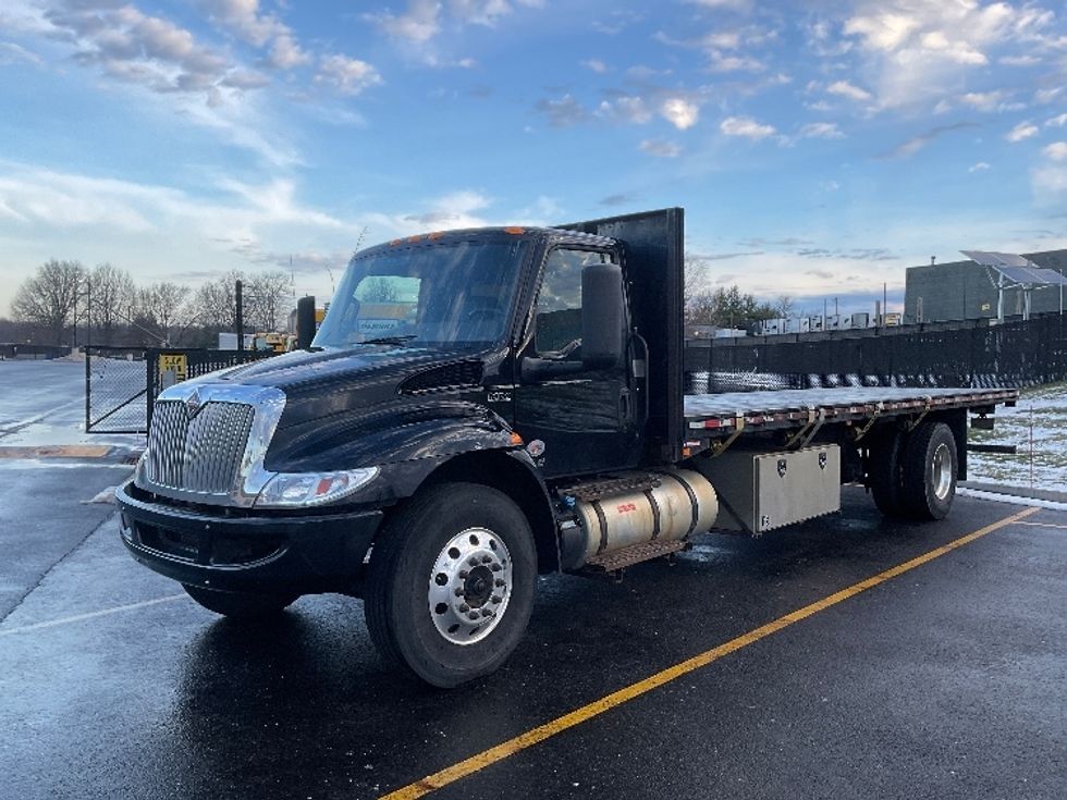 Flatbed Truck-Light and Medium Duty Trucks-International-2022-MV607-Akron-OH-323,056\n\t\tmiles-$ 27,000 - Image 3