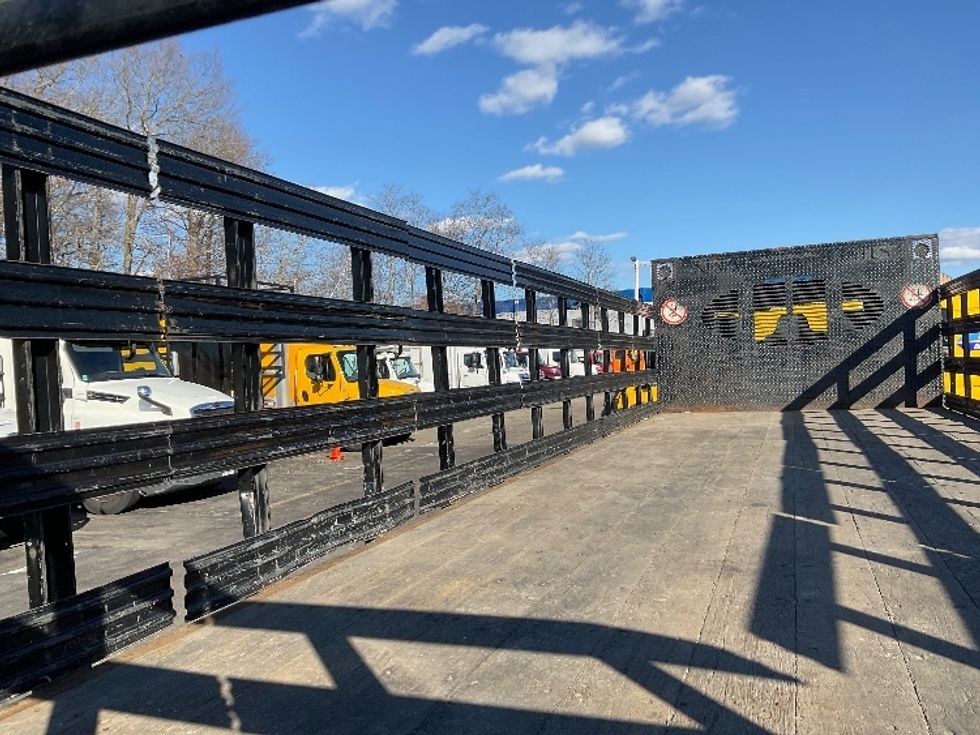 Flatbed Truck-Light and Medium Duty Trucks-International-2022-MV607-Braintree-MA-101,009\n\t\tmiles-$ 69,750 - Image 11