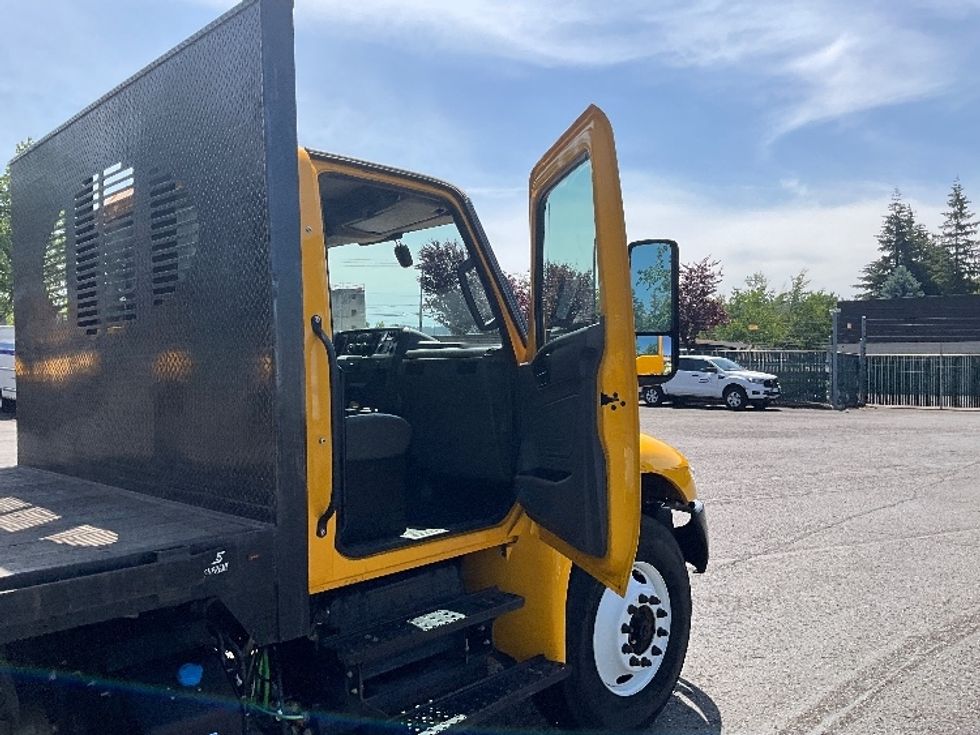 Flatbed Truck-Light and Medium Duty Trucks-International-2022-MV607-Clackamas-OR-65,882\n\t\tmiles-$ 70,000 - Image 17