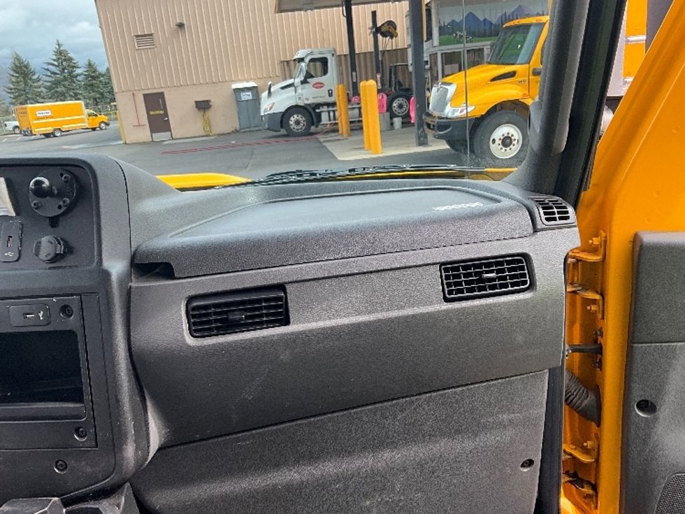 Flatbed Truck-Light and Medium Duty Trucks-International-2022-MV607-Portland-OR-63,742\n\t\tmiles-$ 66,250 - Image 21