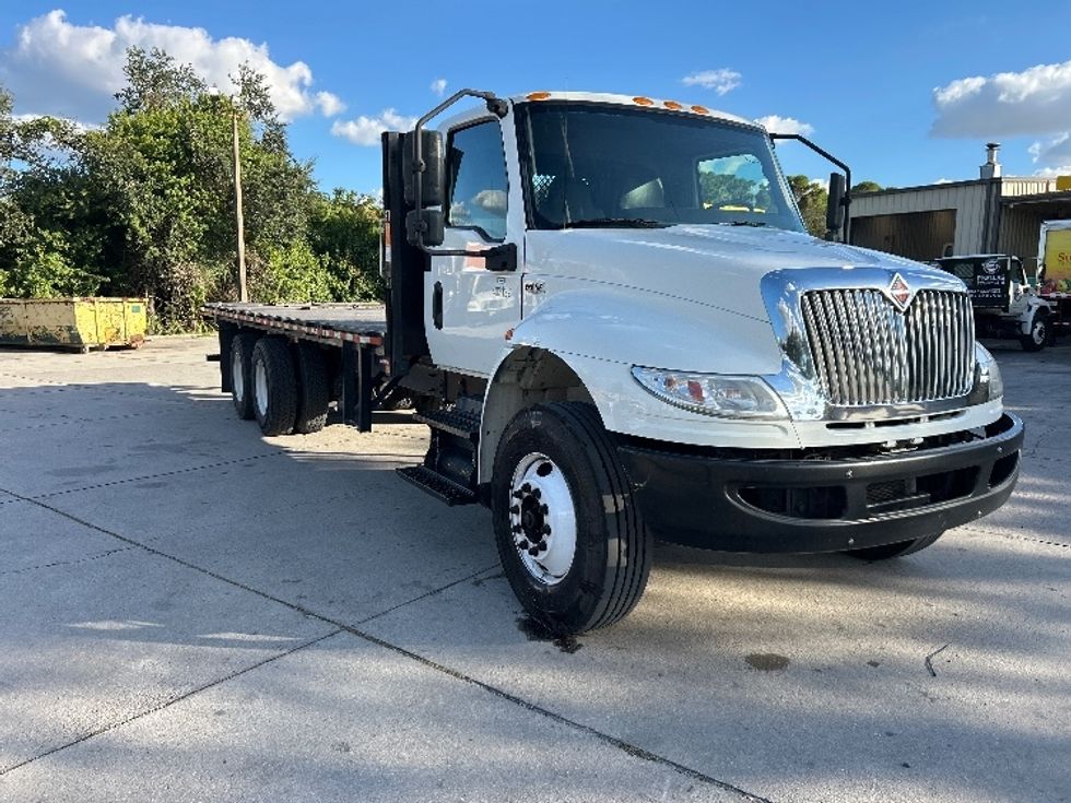 Flatbed Truck-Light and Medium Duty Trucks-International-2022-MV607-Tampa-FL-155,443\n\t\tmiles-$ 79,000 - Image 1