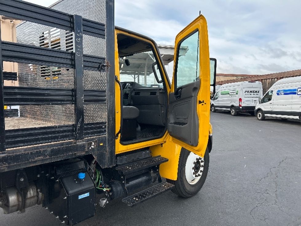 Flatbed Truck-Light and Medium Duty Trucks-International-2022-MV607-West Sacramento-CA-90,256\n\t\tmiles-$ 63,500 - Image 19