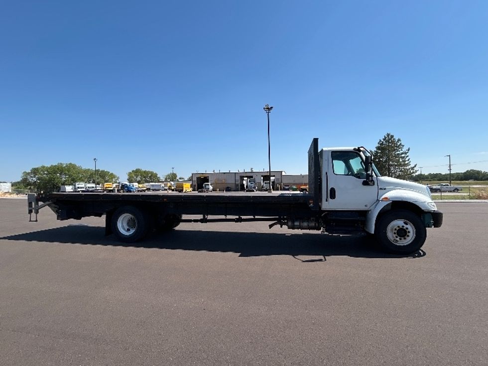 Flatbed Truck-Light and Medium Duty Trucks-International-2022-MV607-Wichita-KS-195,387\n\t\tmiles-$ 58,250 - Image 15