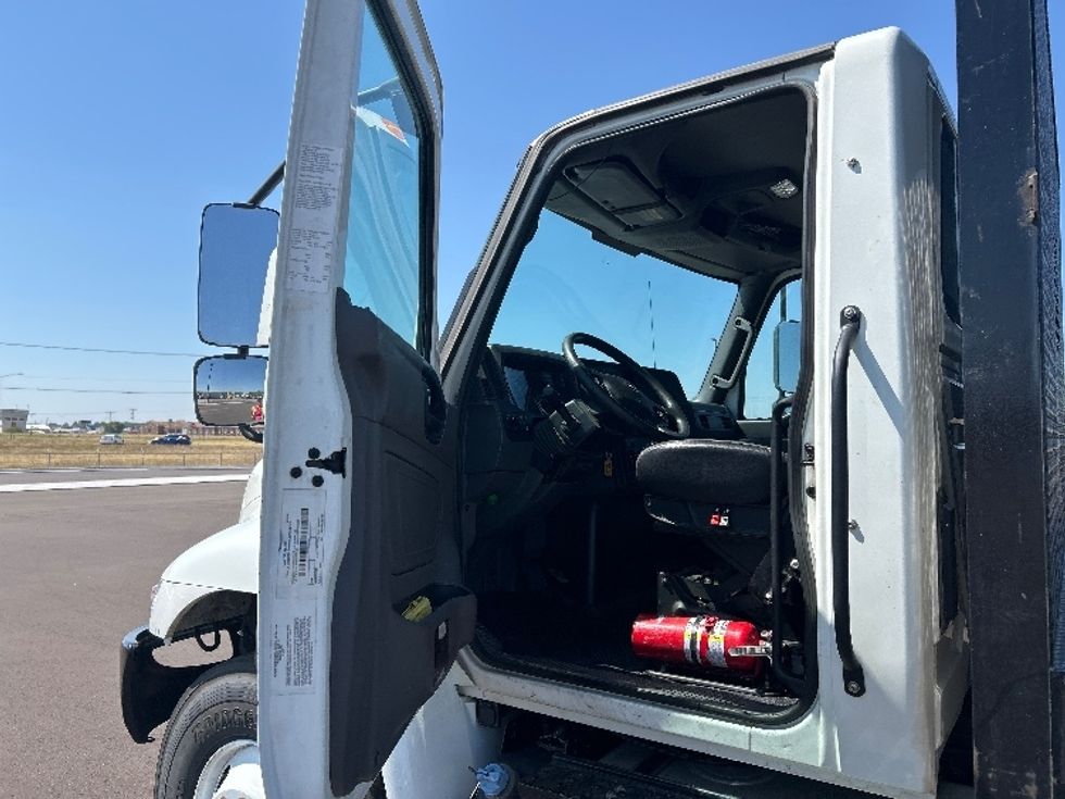 Flatbed Truck-Light and Medium Duty Trucks-International-2022-MV607-Wichita-KS-195,387\n\t\tmiles-$ 58,250 - Image 16