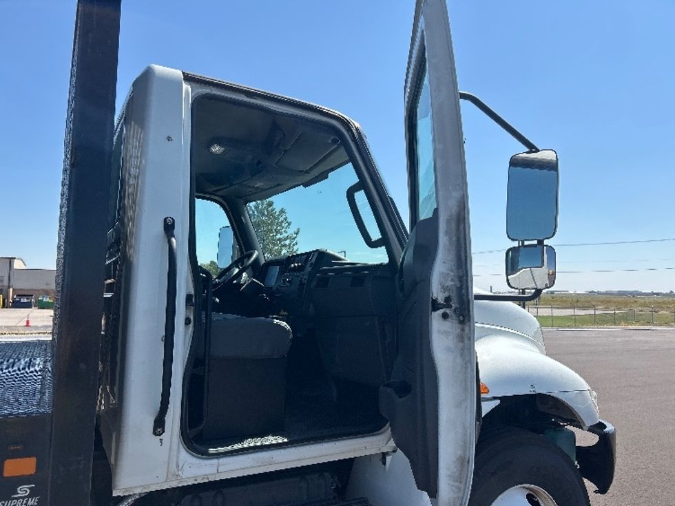 Flatbed Truck-Light and Medium Duty Trucks-International-2022-MV607-Wichita-KS-195,387\n\t\tmiles-$ 58,250 - Image 19