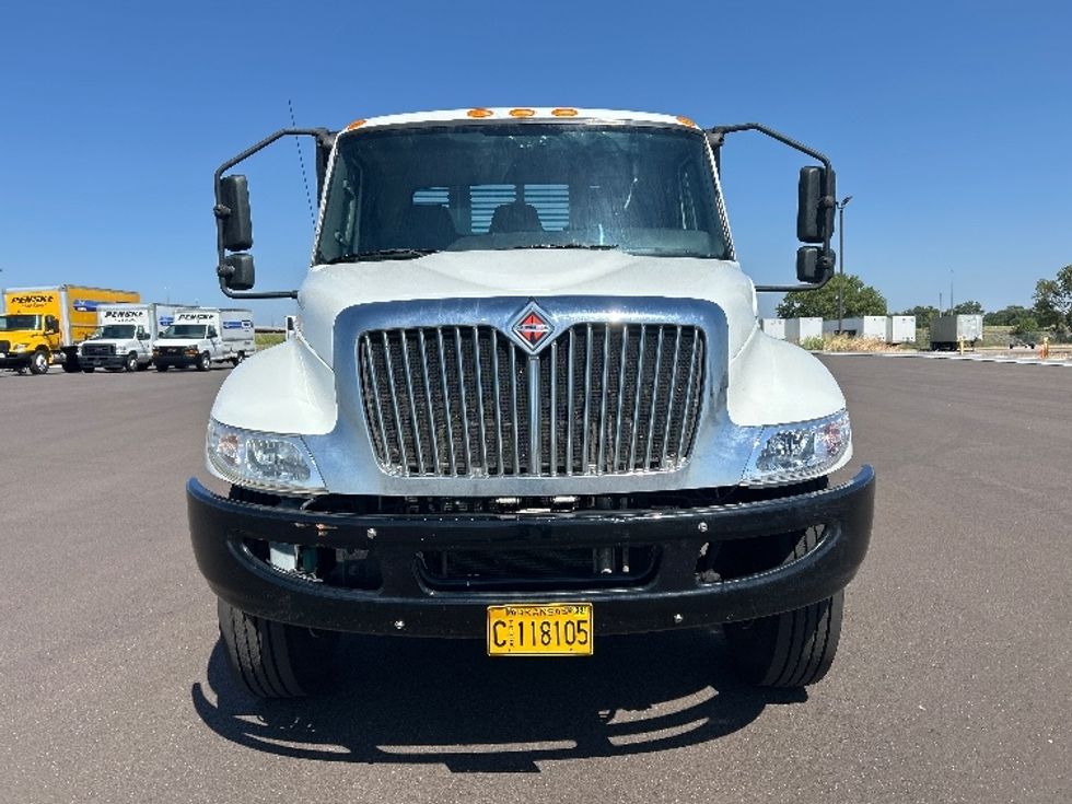 Flatbed Truck-Light and Medium Duty Trucks-International-2022-MV607-Wichita-KS-195,387\n\t\tmiles-$ 58,250 - Image 2