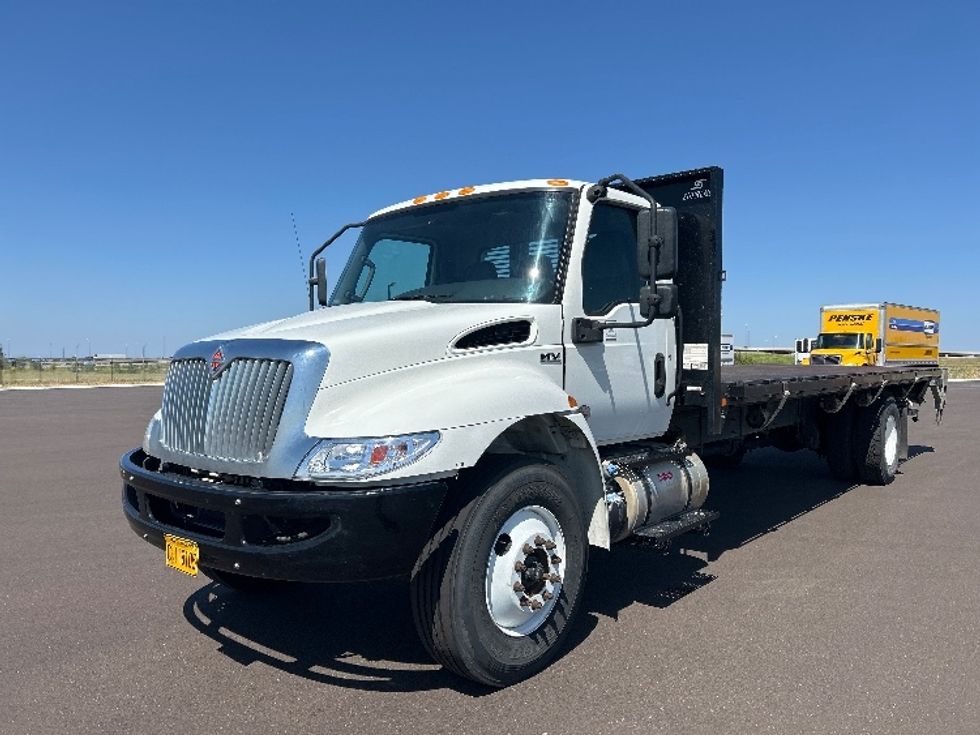 Flatbed Truck-Light and Medium Duty Trucks-International-2022-MV607-Wichita-KS-195,387\n\t\tmiles-$ 58,250 - Image 3