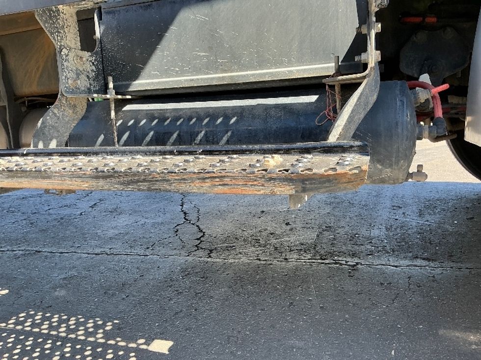 Flatbed Truck-Light and Medium Duty Trucks-International-2023-MV607-Torrance-CA-191,380\n\t\tmiles-$ 63,750 - Image 26