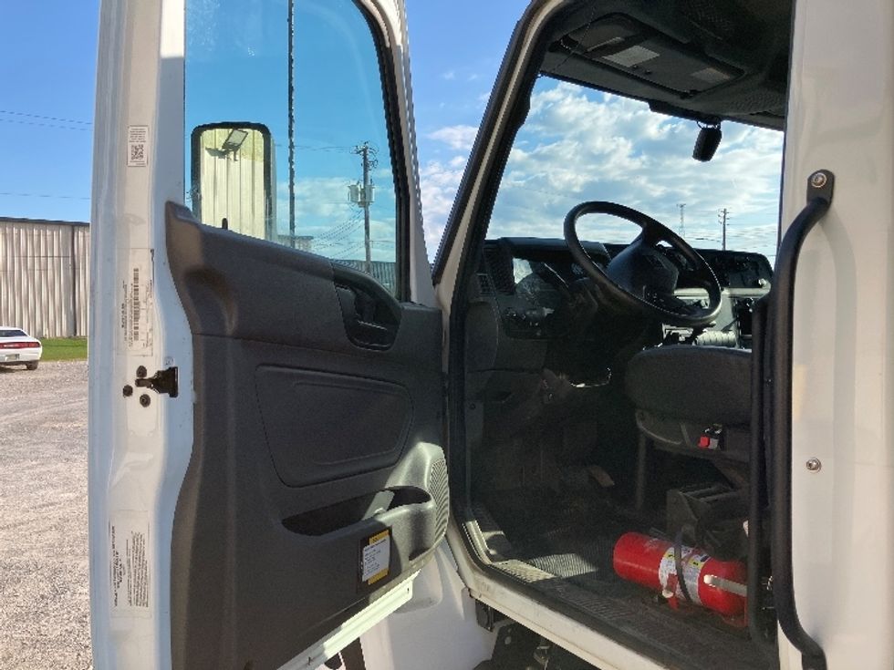 Flatbed Truck-Light and Medium Duty Trucks-International-2024-MV607N-Birmingham-AL-169,128\n\t\tmiles-$ 65,500 - Image 16