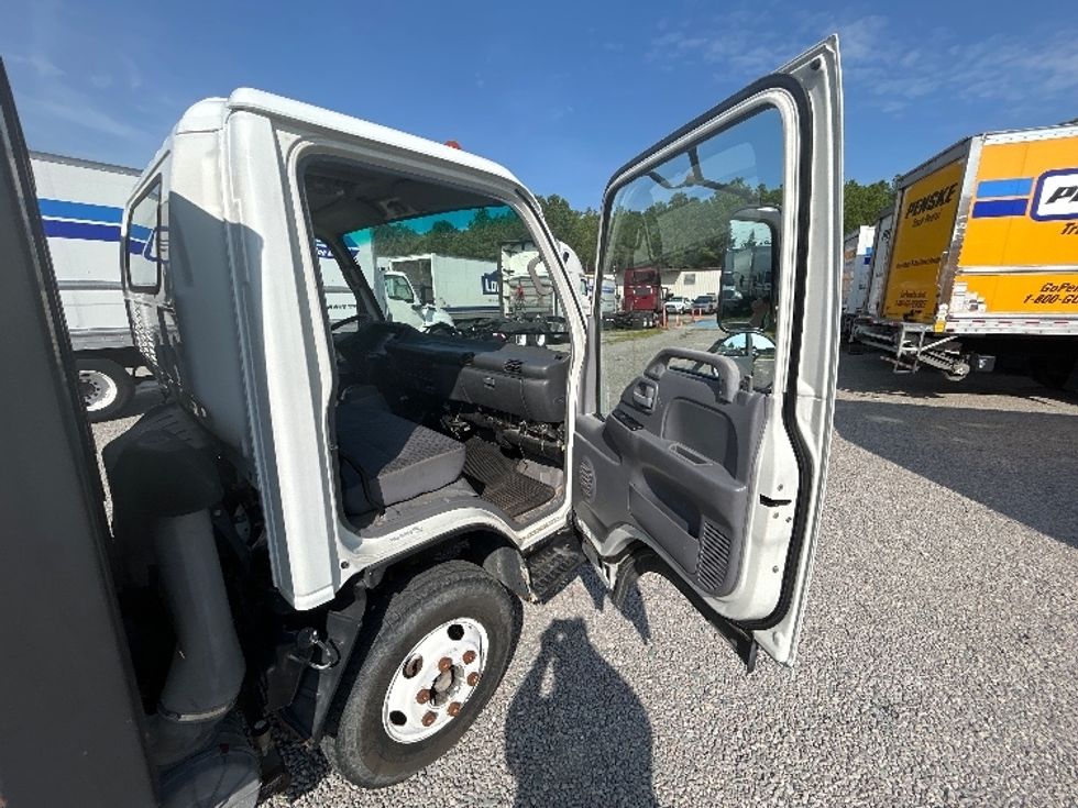 Flatbed Truck-Light and Medium Duty Trucks-Isuzu-2006-NPR-Fayetteville-NC-208,177\n\t\tmiles-$ 7,500 - Image 20