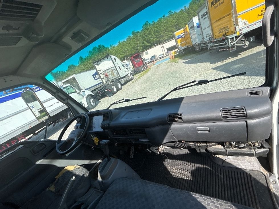 Flatbed Truck-Light and Medium Duty Trucks-Isuzu-2006-NPR-Fayetteville-NC-208,177\n\t\tmiles-$ 7,500 - Image 21