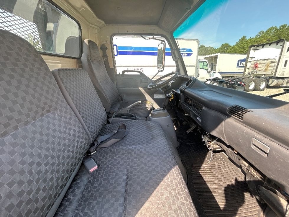 Flatbed Truck-Light and Medium Duty Trucks-Isuzu-2006-NPR-Fayetteville-NC-208,177\n\t\tmiles-$ 7,500 - Image 22