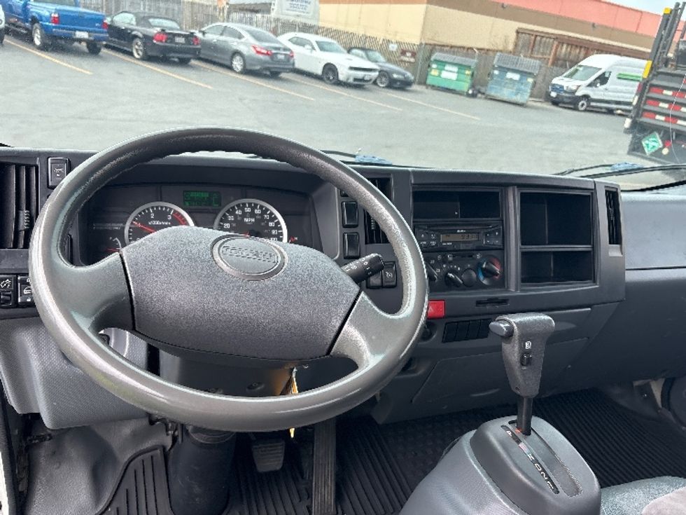 Flatbed Truck-Light and Medium Duty Trucks-Isuzu-2015-NQR-South San Francisco-CA-122,841\n\t\tmiles-$ 34,500 - Image 17