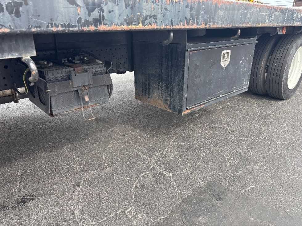 Flatbed Truck-Light and Medium Duty Trucks-Isuzu-2015-NQR-South San Francisco-CA-122,841\n\t\tmiles-$ 34,500 - Image 5