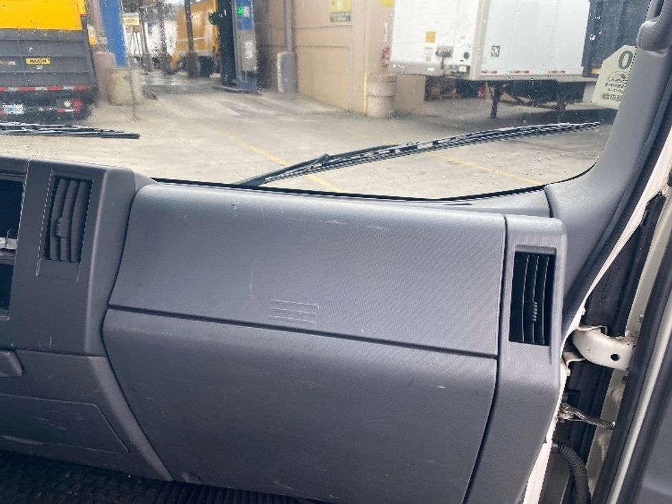 Flatbed Truck-Light and Medium Duty Trucks-Isuzu-2016-NPR-Fontana-CA-124,694\n\t\tmiles-$ 22,250 - Image 20