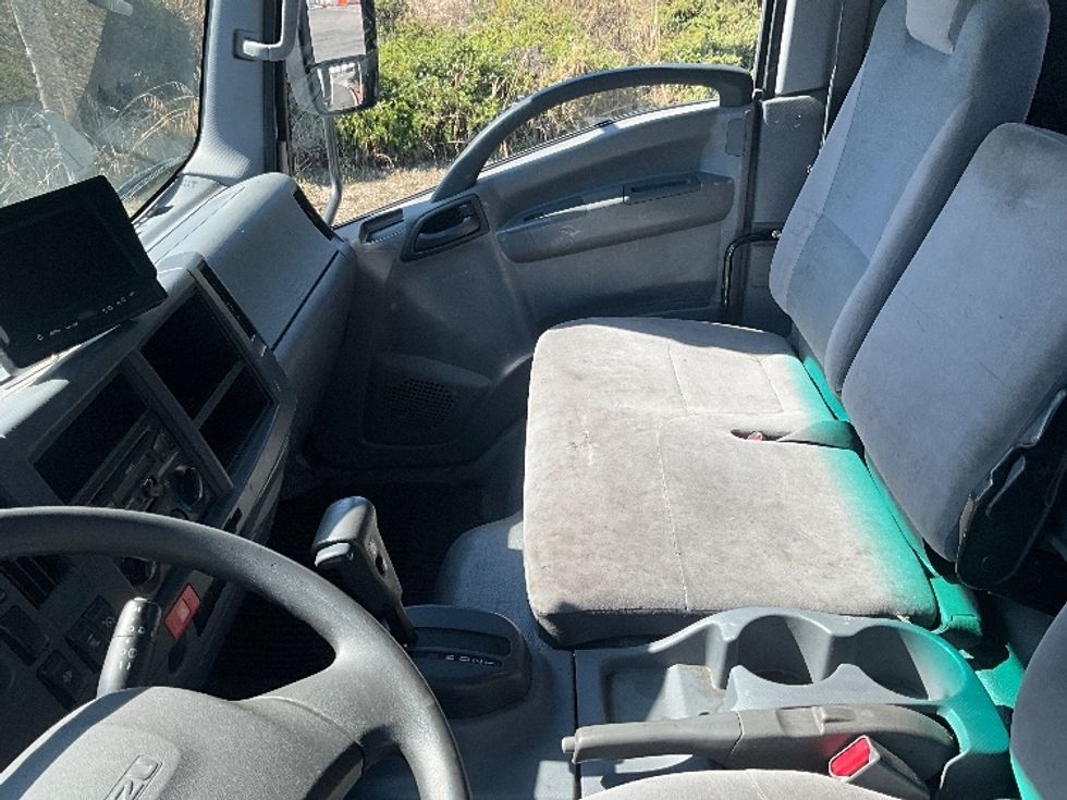 Flatbed Truck-Light and Medium Duty Trucks-Isuzu-2016-NPR-Hayward-CA-149,623\n\t\tmiles-$ 32,500 - Image 19