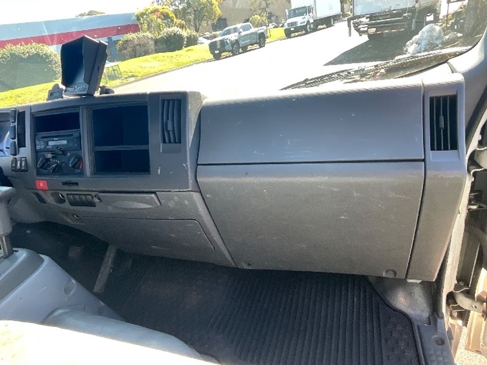 Flatbed Truck-Light and Medium Duty Trucks-Isuzu-2016-NPR-Hayward-CA-149,623\n\t\tmiles-$ 32,500 - Image 21