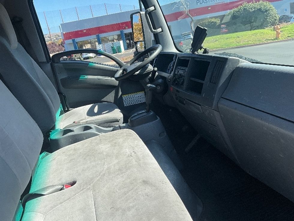 Flatbed Truck-Light and Medium Duty Trucks-Isuzu-2016-NPR-Hayward-CA-149,623\n\t\tmiles-$ 32,500 - Image 22