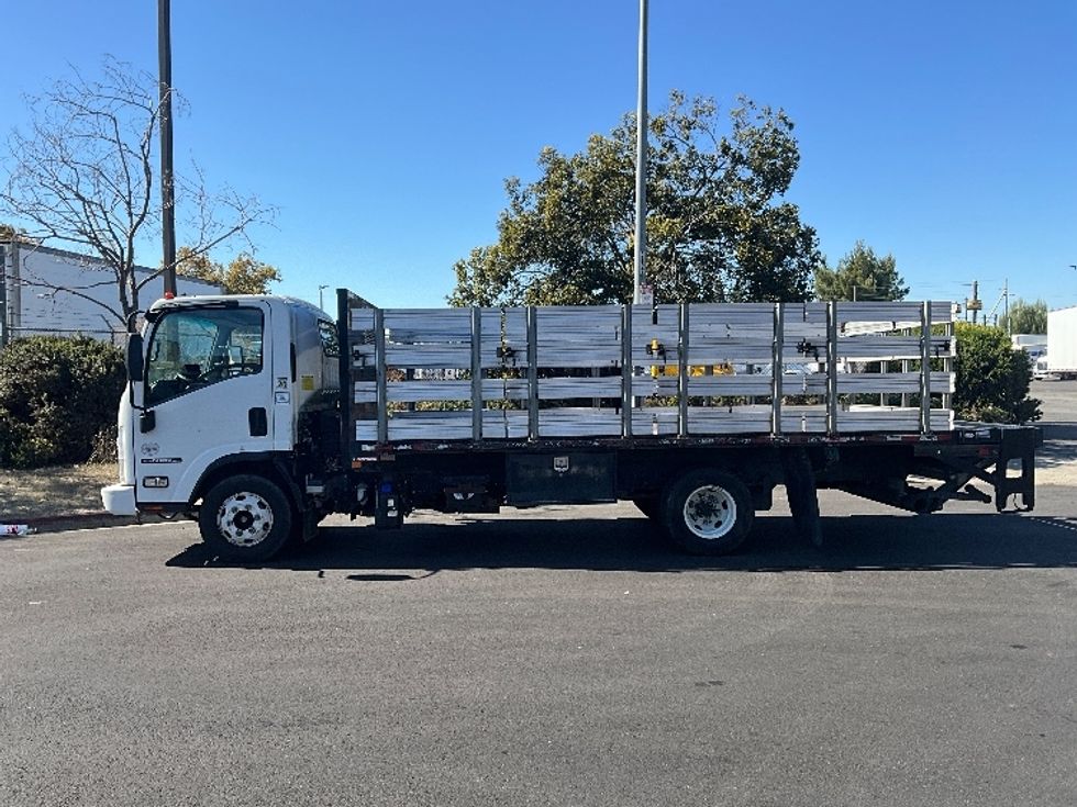 Flatbed Truck-Light and Medium Duty Trucks-Isuzu-2016-NPR-Hayward-CA-149,623\n\t\tmiles-$ 32,500 - Image 4