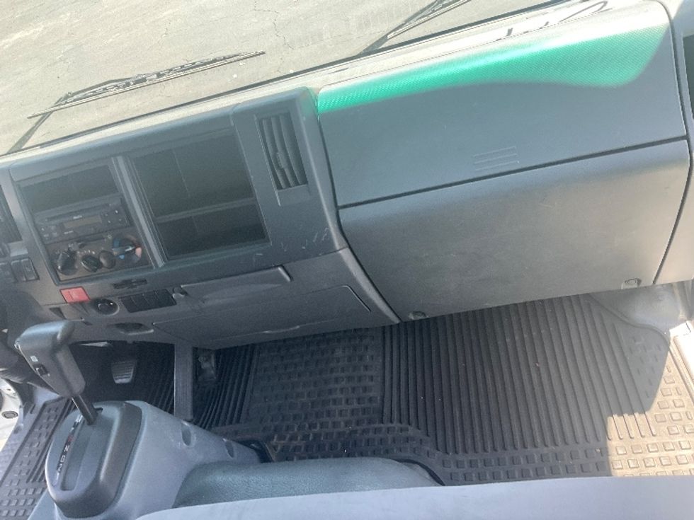 Flatbed Truck-Light and Medium Duty Trucks-Isuzu-2016-NPR-La Mirada-CA-147,625\n\t\tmiles-$ 28,750 - Image 21