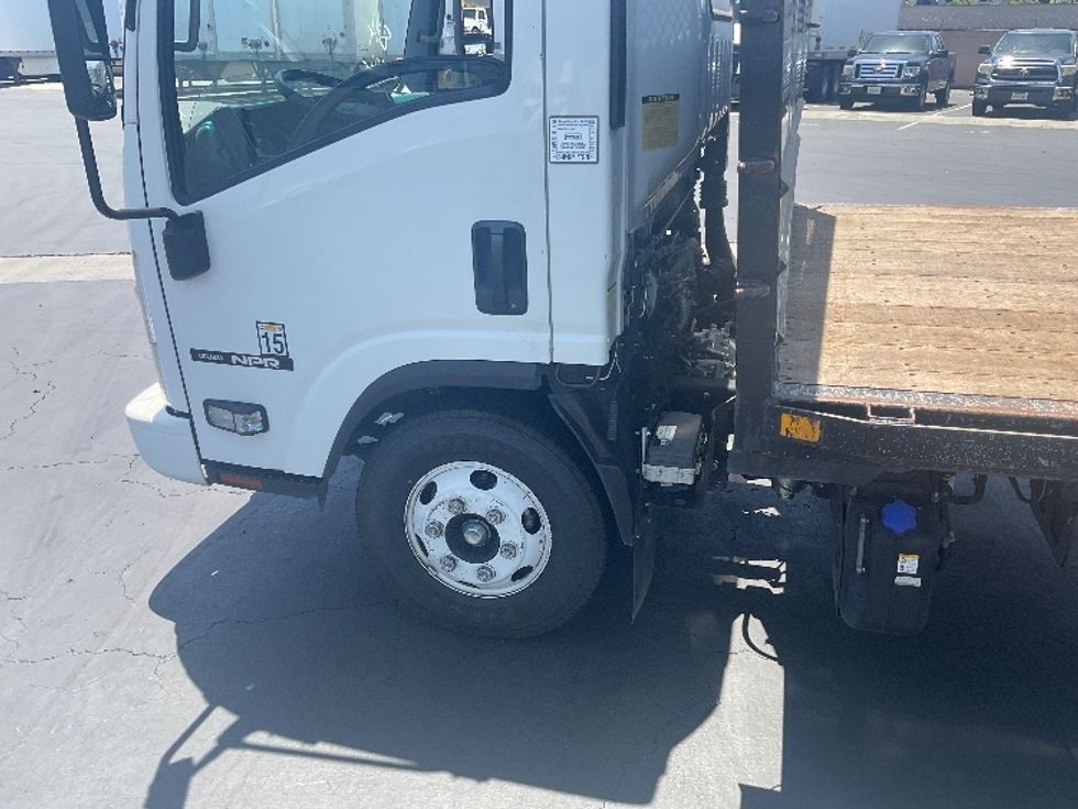 Flatbed Truck-Light and Medium Duty Trucks-Isuzu-2016-NPR-La Mirada-CA-147,625\n\t\tmiles-$ 28,750 - Image 27