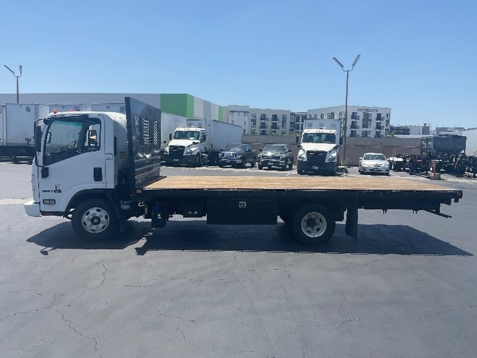 Flatbed Truck-Light and Medium Duty Trucks-Isuzu-2016-NPR-La Mirada-CA-147,625\n\t\tmiles-$ 28,750 - Image 4
