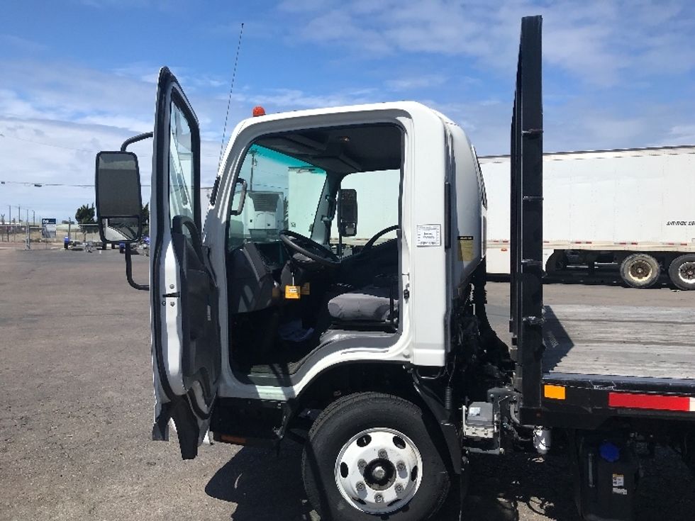 Flatbed Truck-Light and Medium Duty Trucks-Isuzu-2016-NPR-National City-CA-75,370\n\t\tmiles-$ 32,500 - Image 16