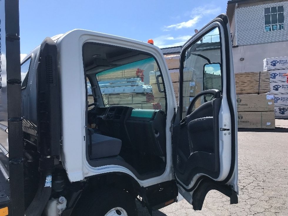 Flatbed Truck-Light and Medium Duty Trucks-Isuzu-2016-NPR-National City-CA-75,370\n\t\tmiles-$ 32,500 - Image 20