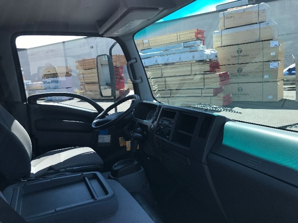 Flatbed Truck-Light and Medium Duty Trucks-Isuzu-2016-NPR-National City-CA-75,370\n\t\tmiles-$ 32,500 - Image 22