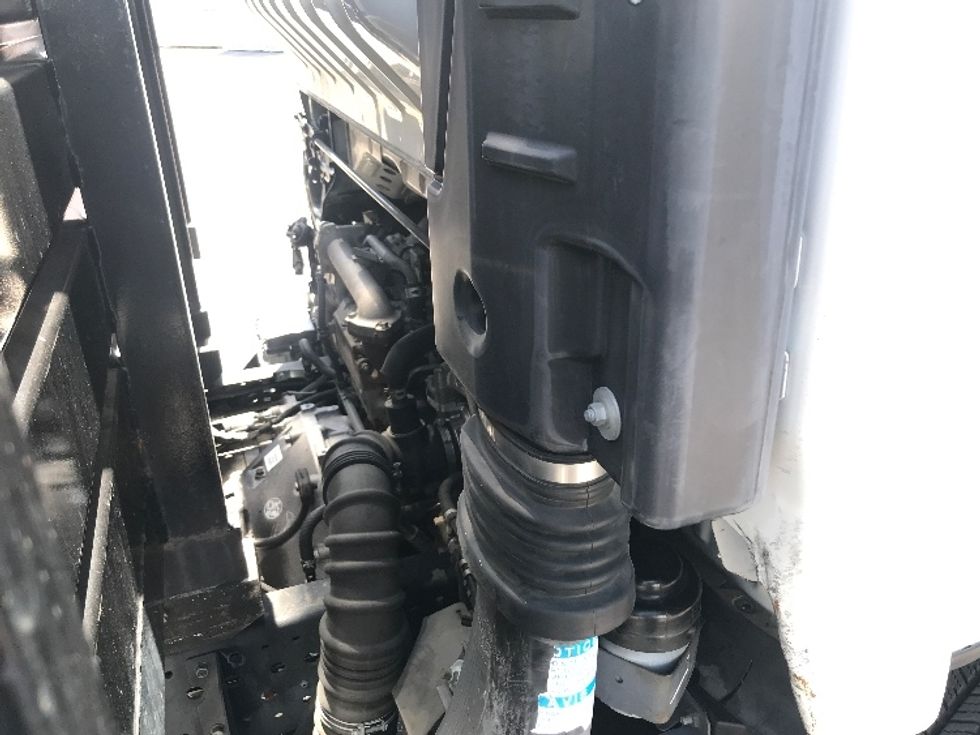 Flatbed Truck-Light and Medium Duty Trucks-Isuzu-2016-NPR-National City-CA-75,370\n\t\tmiles-$ 32,500 - Image 23