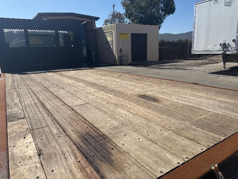 Flatbed Truck-Light and Medium Duty Trucks-Isuzu-2016-NPR-San Marcos-CA-81,640\n\t\tmiles-$ 31,500 - Image 12