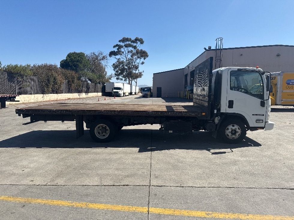 Flatbed Truck-Light and Medium Duty Trucks-Isuzu-2016-NPR-San Marcos-CA-81,640\n\t\tmiles-$ 31,500 - Image 15