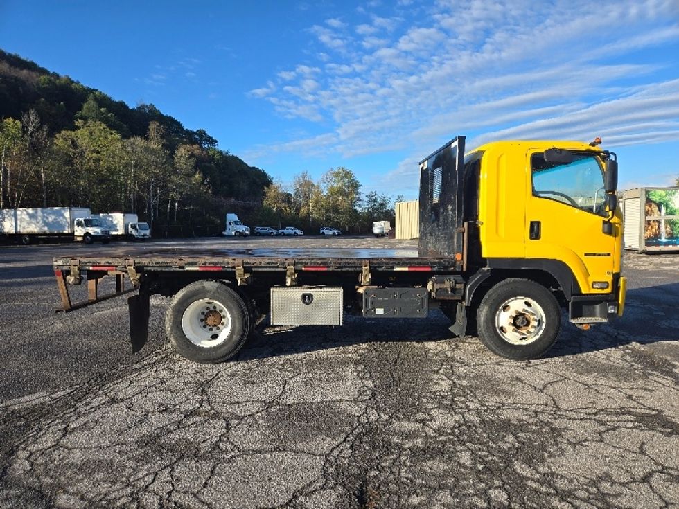 Flatbed Truck-Light and Medium Duty Trucks-Isuzu-2018-FTR-Clearfield-PA-61,185\n\t\tmiles-$ 47,500 - Image 11
