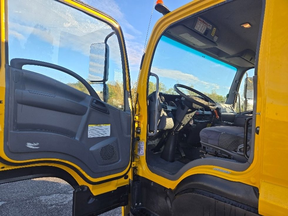 Flatbed Truck-Light and Medium Duty Trucks-Isuzu-2018-FTR-Clearfield-PA-61,185\n\t\tmiles-$ 47,500 - Image 12