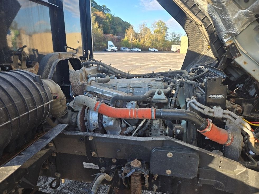 Flatbed Truck-Light and Medium Duty Trucks-Isuzu-2018-FTR-Clearfield-PA-61,185\n\t\tmiles-$ 47,500 - Image 19