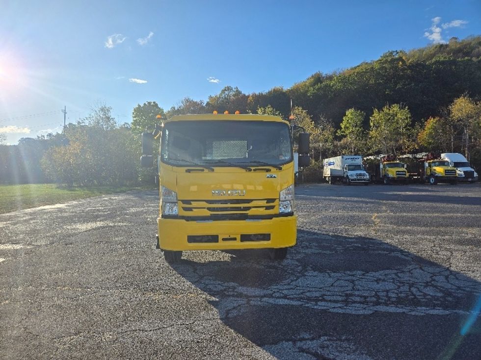 Flatbed Truck-Light and Medium Duty Trucks-Isuzu-2018-FTR-Clearfield-PA-61,185\n\t\tmiles-$ 47,500 - Image 2