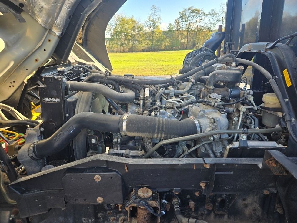 Flatbed Truck-Light and Medium Duty Trucks-Isuzu-2018-FTR-Clearfield-PA-61,185\n\t\tmiles-$ 47,500 - Image 20