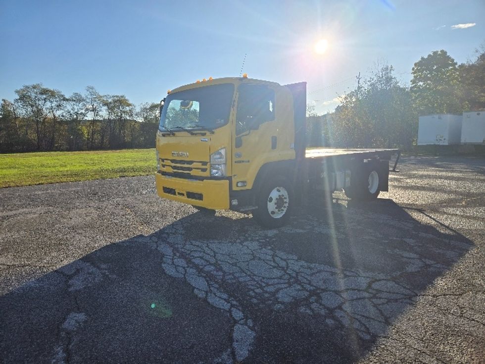 Flatbed Truck-Light and Medium Duty Trucks-Isuzu-2018-FTR-Clearfield-PA-61,185\n\t\tmiles-$ 47,500 - Image 3