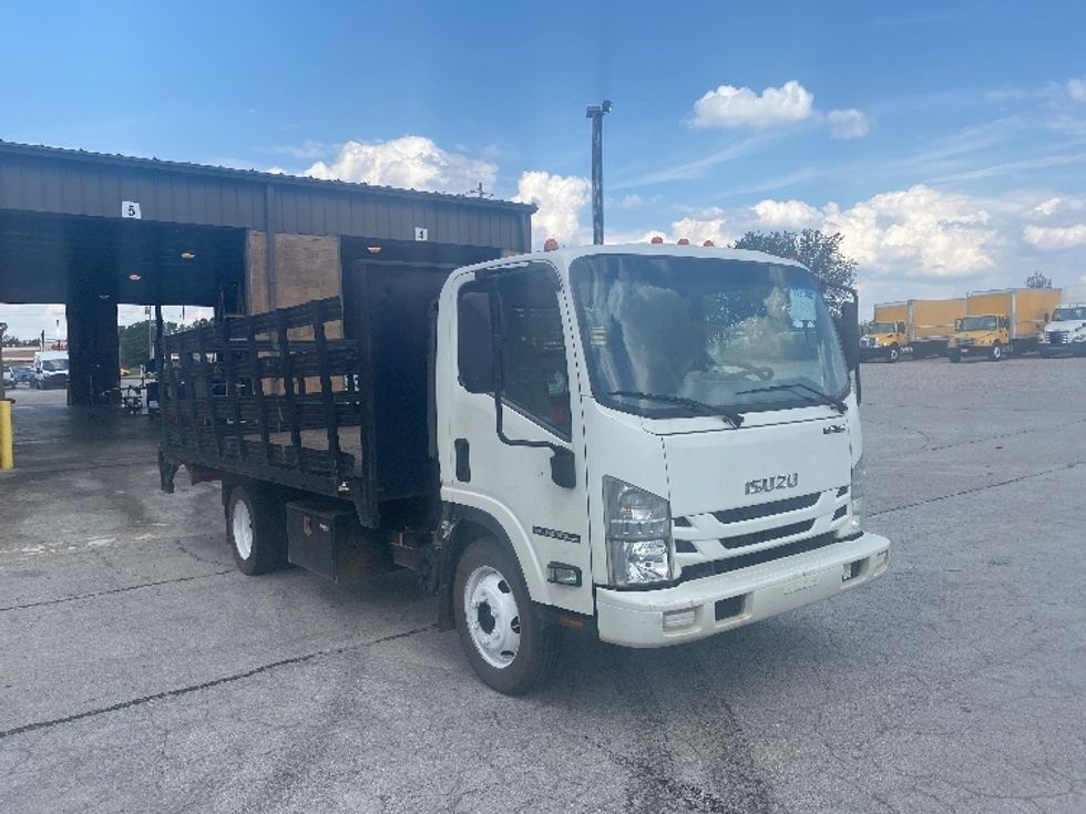 2018 Isuzu NPR EFI Flatbed Truck