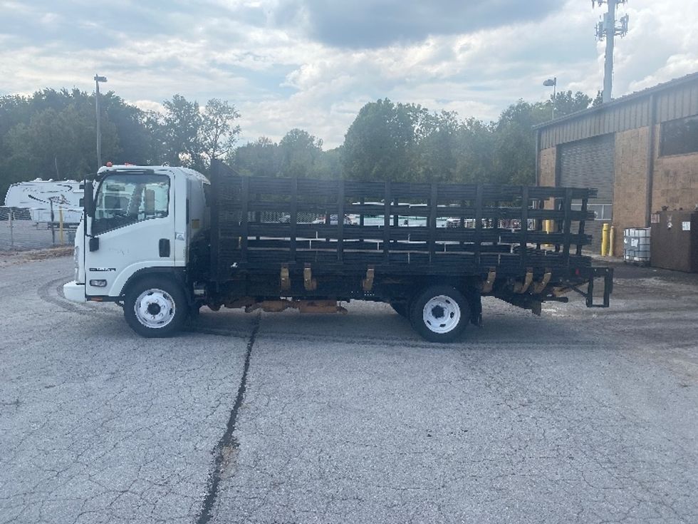 2018 Isuzu NPR EFI Flatbed Truck