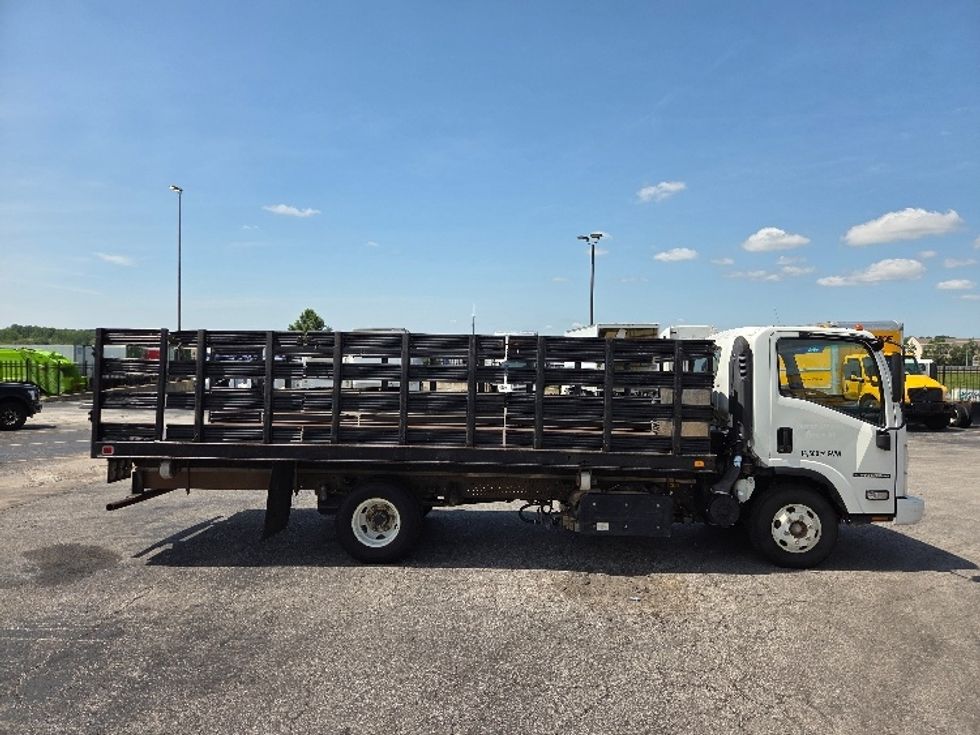 Flatbed Truck-Light and Medium Duty Trucks-Isuzu-2018-NPR-Kansas City-MO-133,879\n\t\tmiles-$ 35,750 - Image 14