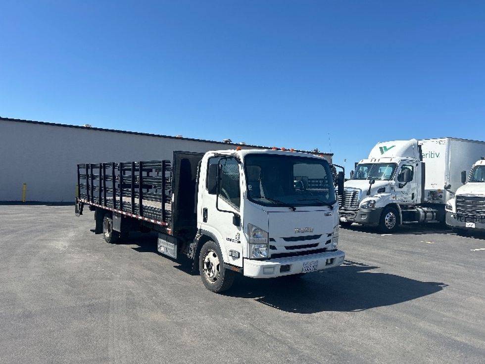 2018 Isuzu NQR Flatbed Truck