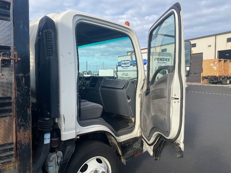 Flatbed Truck-Light and Medium Duty Trucks-Isuzu-2018-NQR-Torrance-CA-115,600\n\t\tmiles-$ 39,500 - Image 20